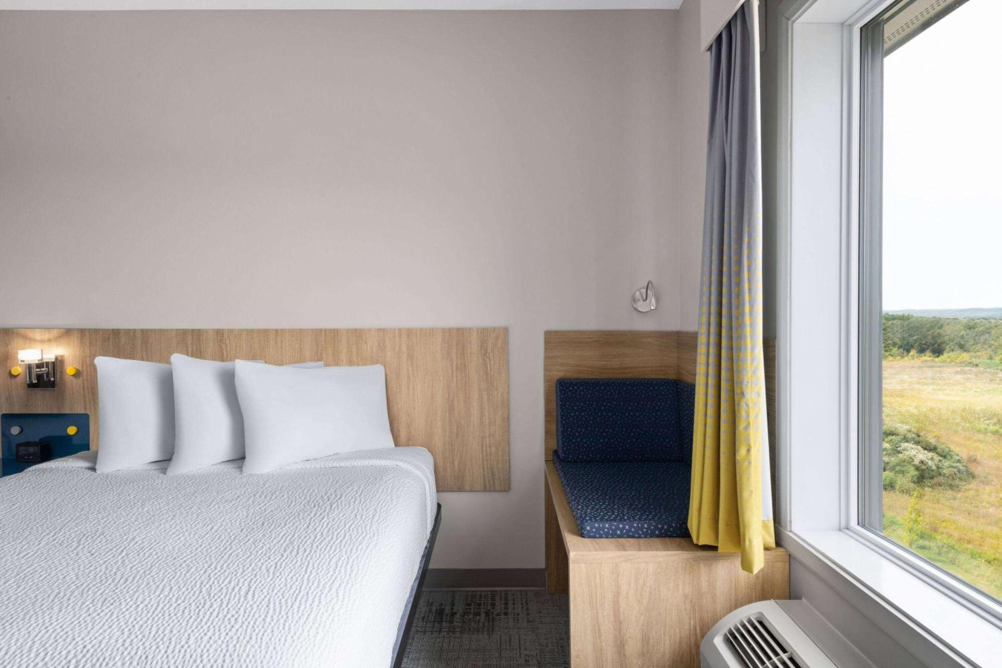 Microtel Inn & Suites By Wyndham Lachute Exterior foto