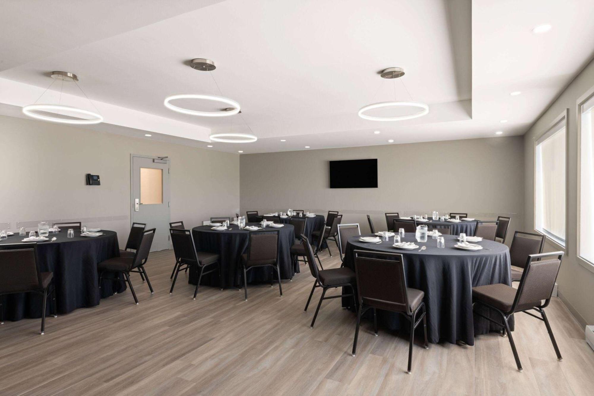 Microtel Inn & Suites By Wyndham Lachute Exterior foto