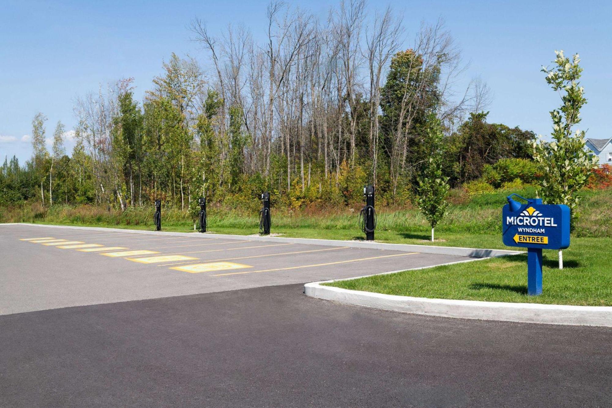 Microtel Inn & Suites By Wyndham Lachute Exterior foto
