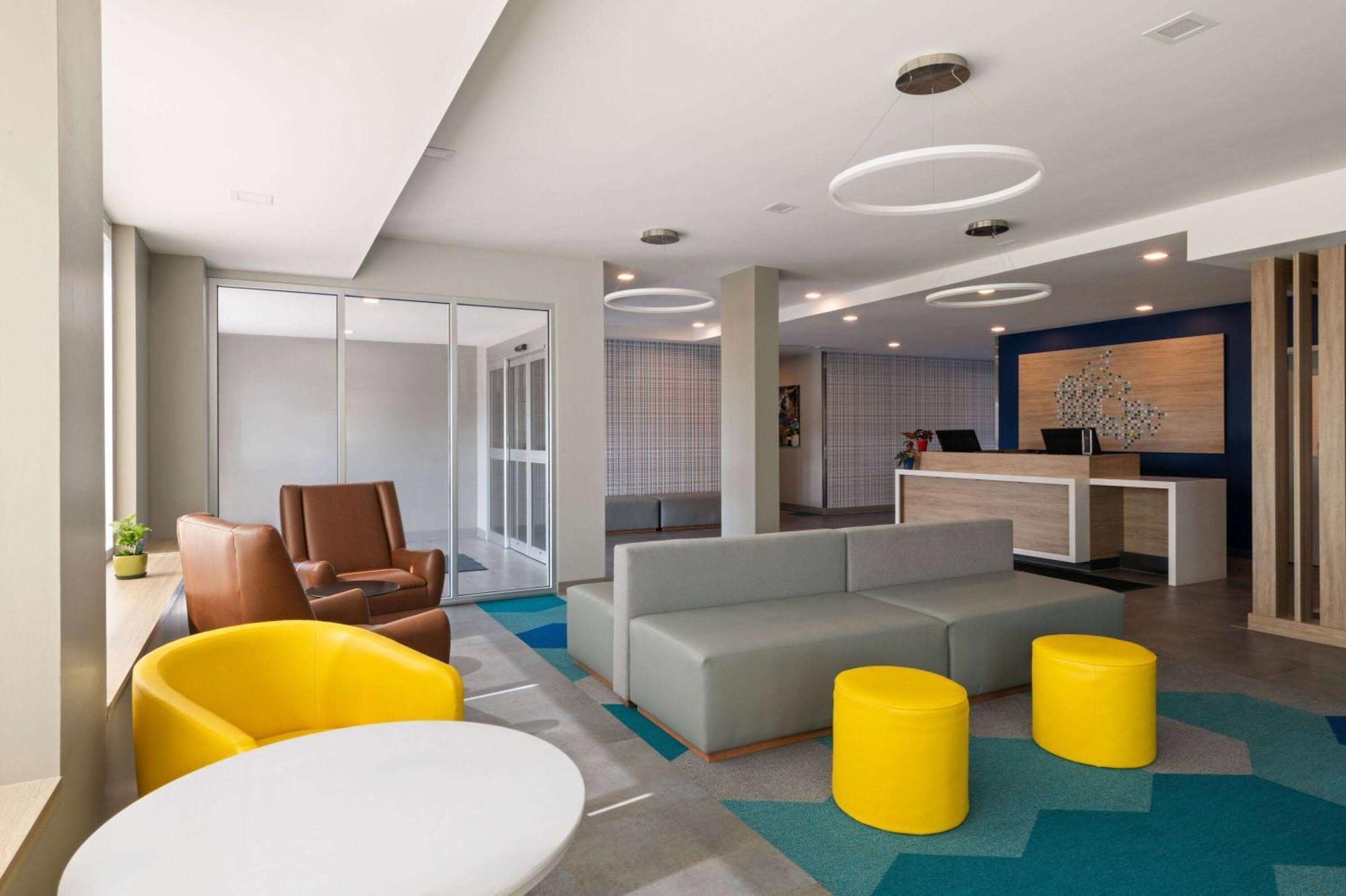 Microtel Inn & Suites By Wyndham Lachute Exterior foto