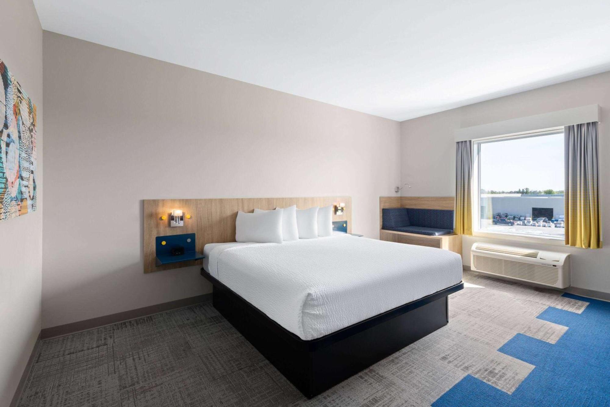 Microtel Inn & Suites By Wyndham Lachute Exterior foto