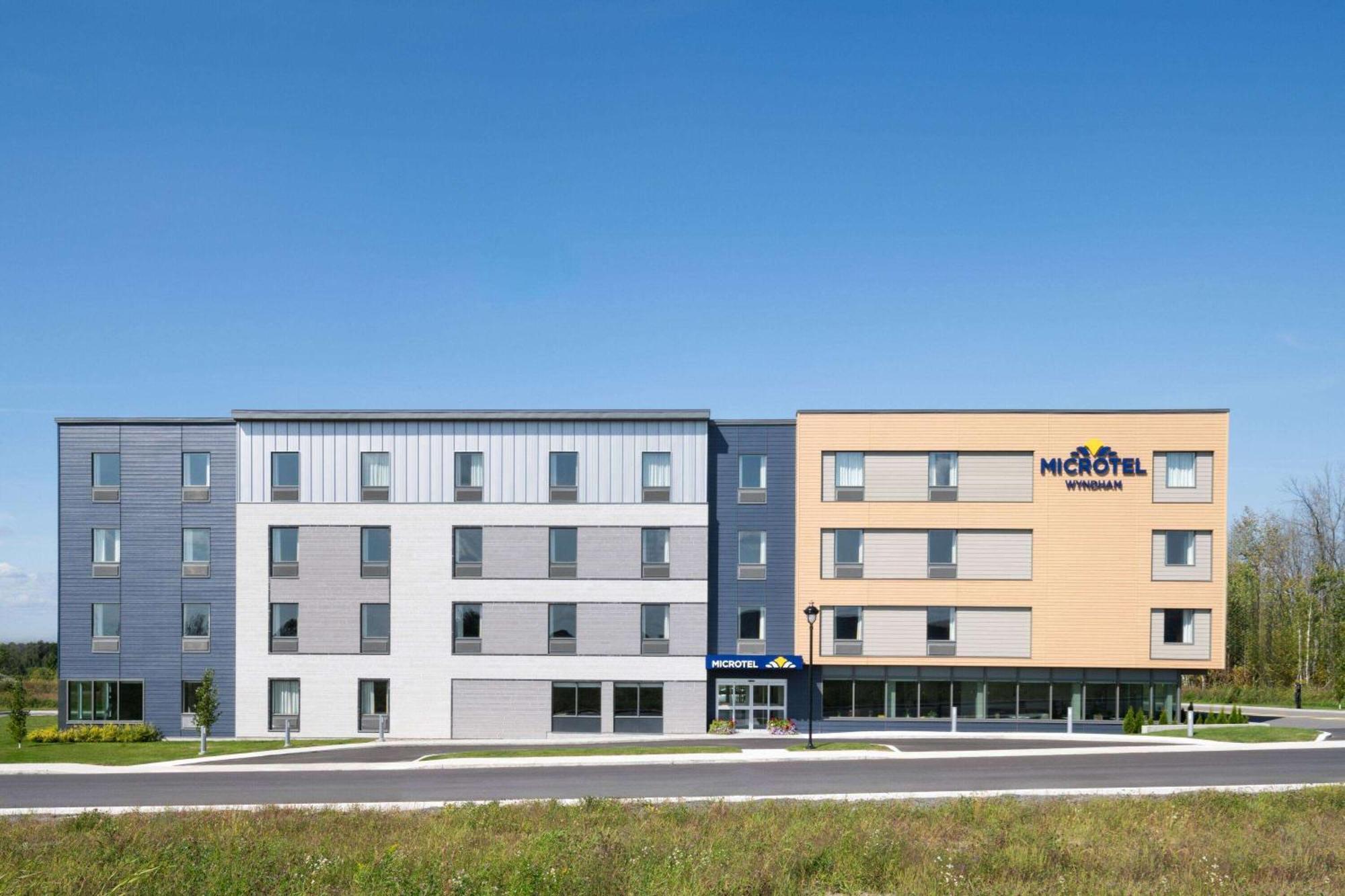 Microtel Inn & Suites By Wyndham Lachute Exterior foto
